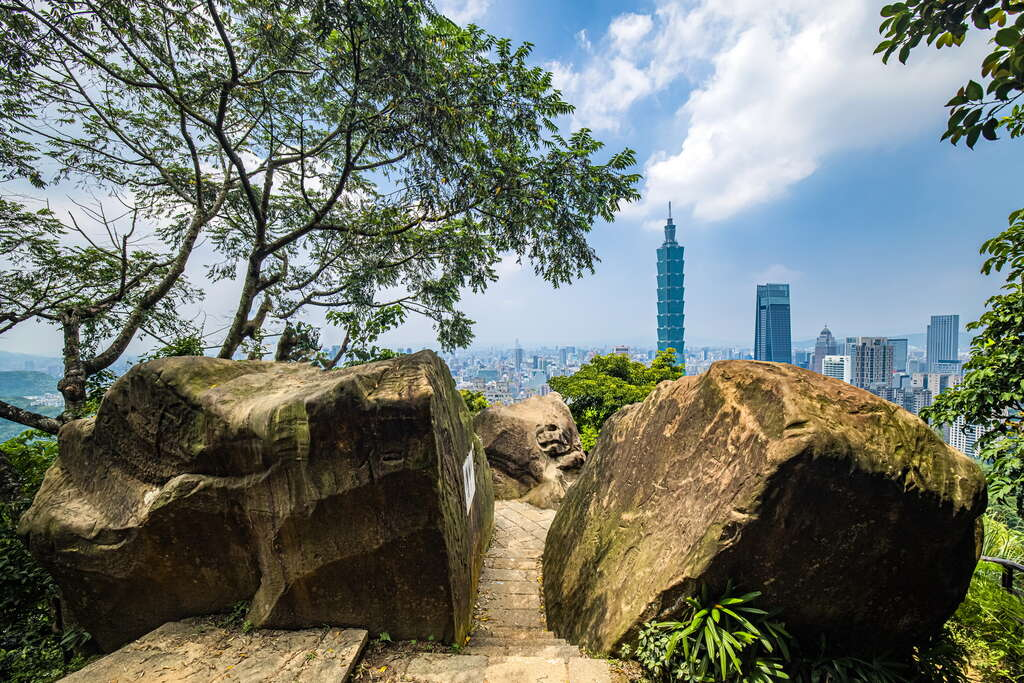 ภูเขาช้าง Elephant Mountain